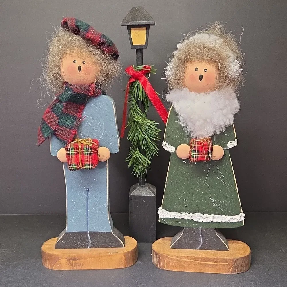 VINTAGE Wooden Dickens style‎ Christmas Carolers with Lamp post - Handmade